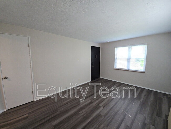 Building Photo - 33 Gahl Terrace