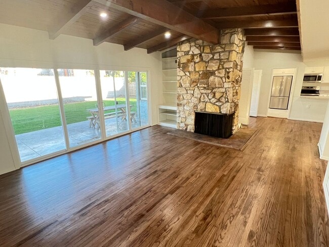 Building Photo - Wonderfully Upgraded 3 Bedroom 2 Bath Fullerton Home with Office!