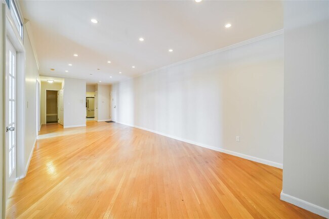 Foto del edificio - 412 Washington St