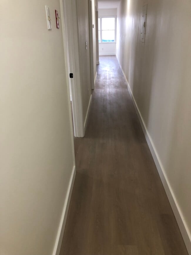 Building Photo - 84 Seabreeze Way