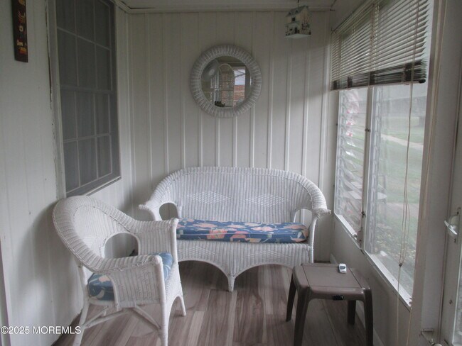 Foto del edificio - 496A Thornbury Ct
