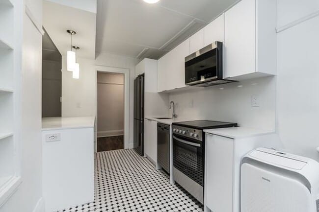 Photo du bâtiment - 100 Vaughan Rd