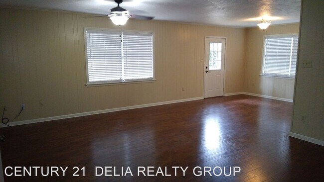 Foto del edificio - 3 br, 2 bath House - 905 Chinquapin