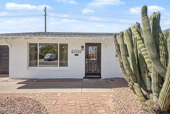 Foto del edificio - 8725 E Coronado Rd