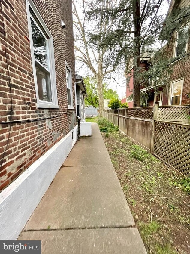 Primary Photo - 109 W 4th Ave