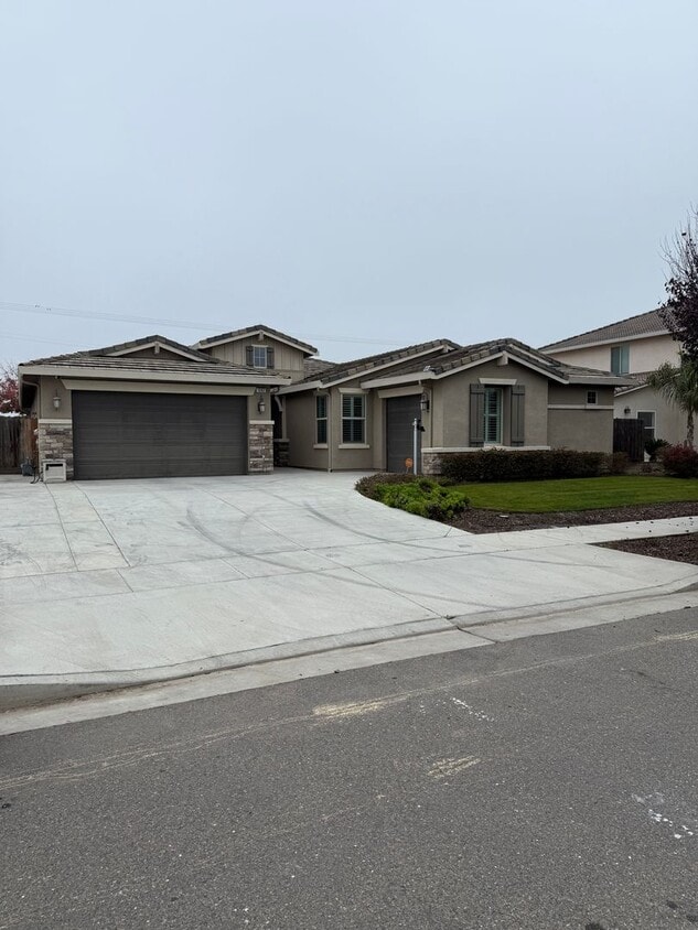 Foto principal - Charming 3 bedroom 2 bathroom with an office, located in Quail Run