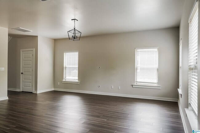 Building Photo - 370 Ridgeview Cir