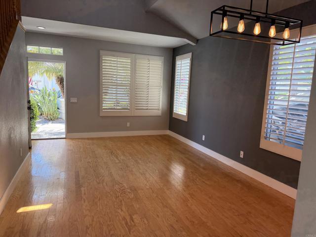Building Photo - 1047 Cottage Way