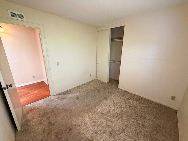 Foto del edificio - 1732 Sea Pines Rd