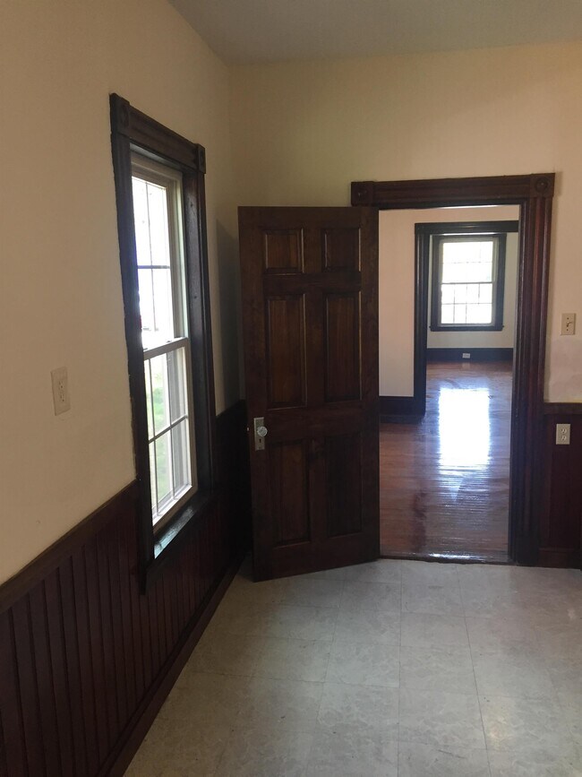 Building Photo - 338 Highland Ave