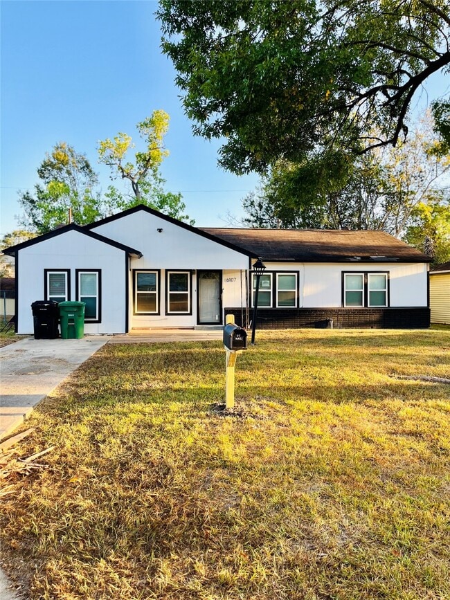 Building Photo - 6107 Belmark St