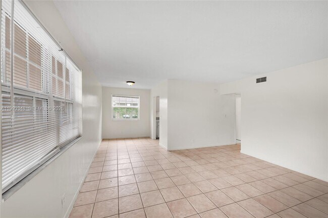 Foto del edificio - 2241 NW 59th Terrace