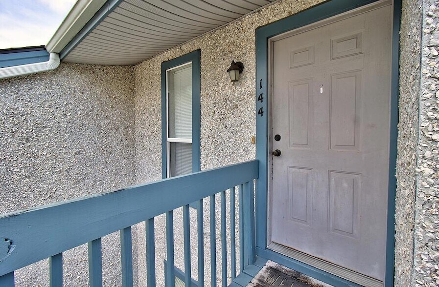 Foto principal - 910 Brett Dr