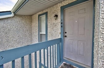 Building Photo - 910 Brett Dr