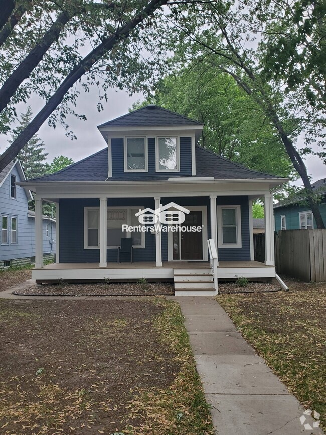 Building Photo - 3112 40th Ave S
