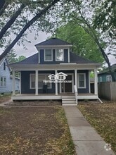 Building Photo - 3112 40th Ave S