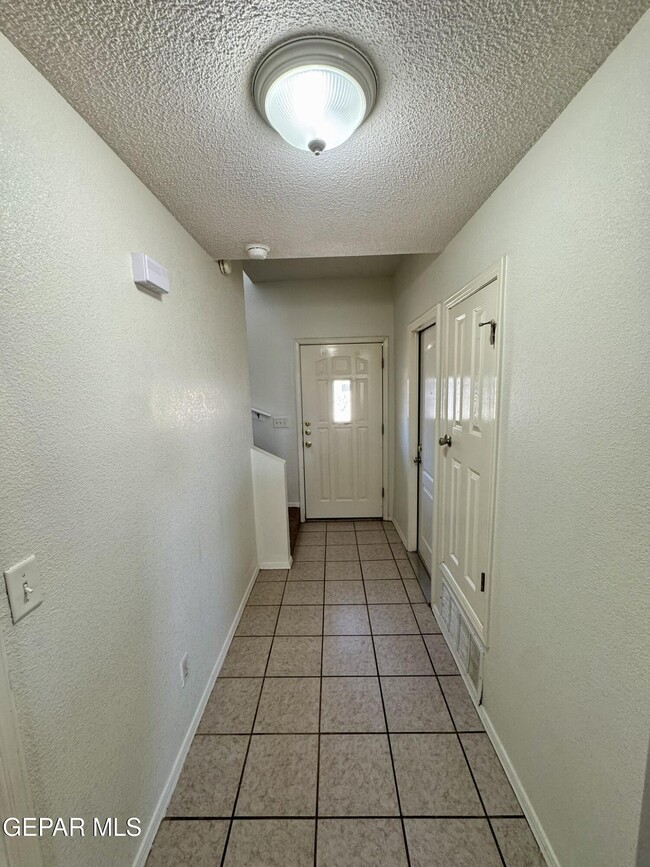 Building Photo - 5916 Cielo Del Rey Pl