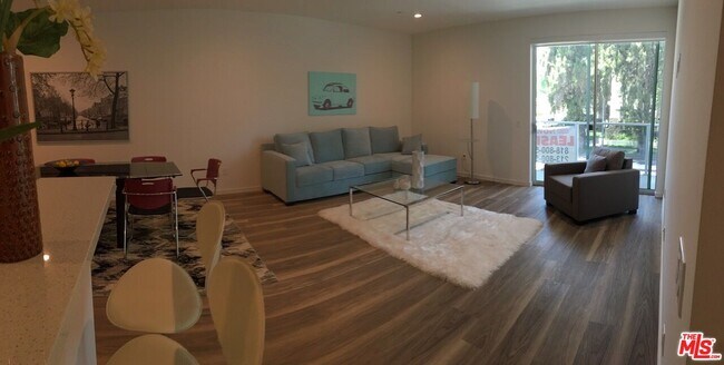 Foto del edificio - 4600 Coldwater Canyon Ave