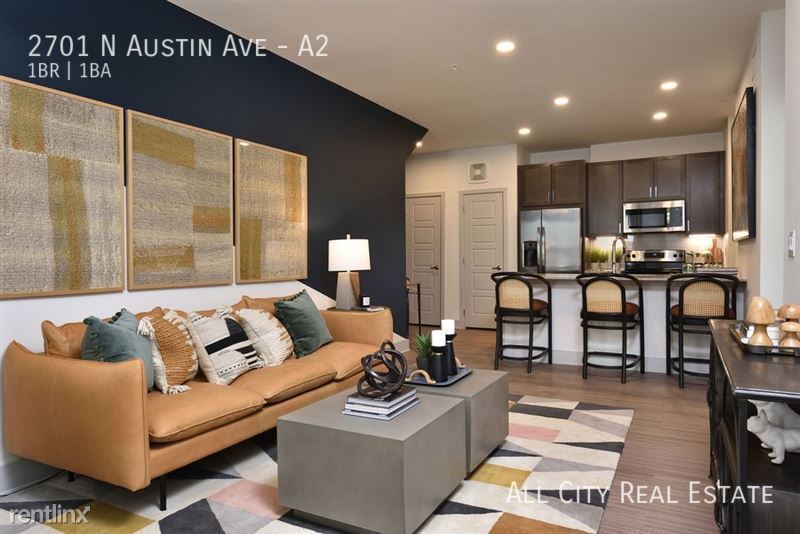 Primary Photo - 2701 N Austin Ave