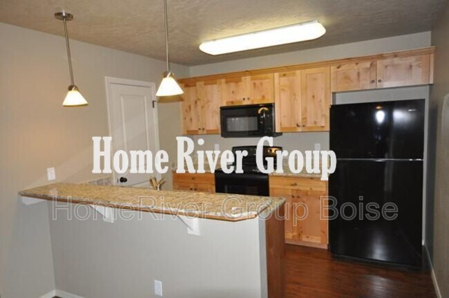 Building Photo - 6627 Irving St W