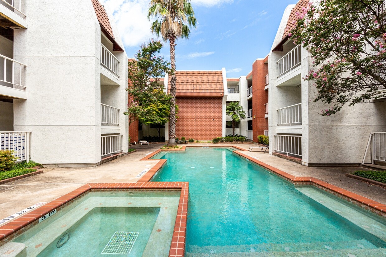 Foto principal - 3115 Helms St