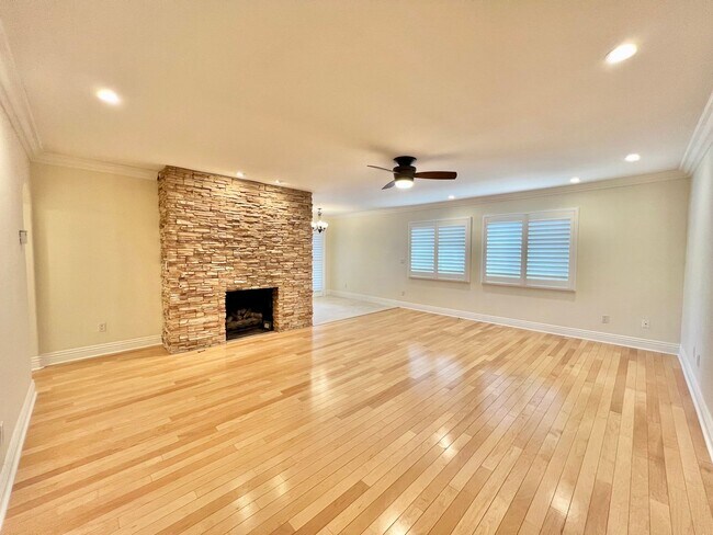 Foto del edificio - Beautiful 3BD/2BA located in the heart of ...
