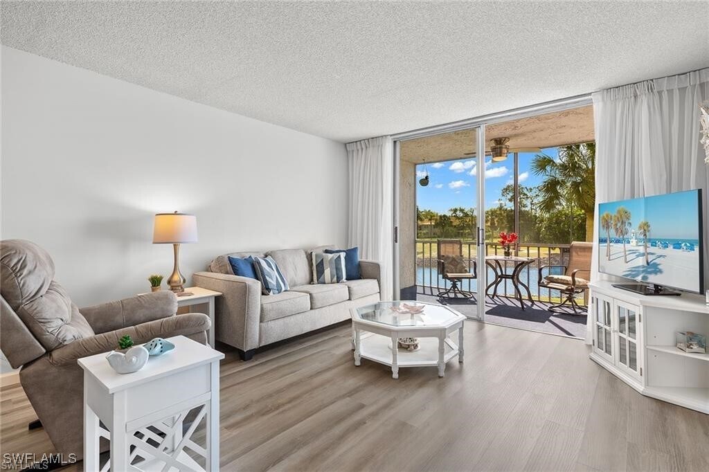 Foto principal - 200 Forest Lakes Blvd