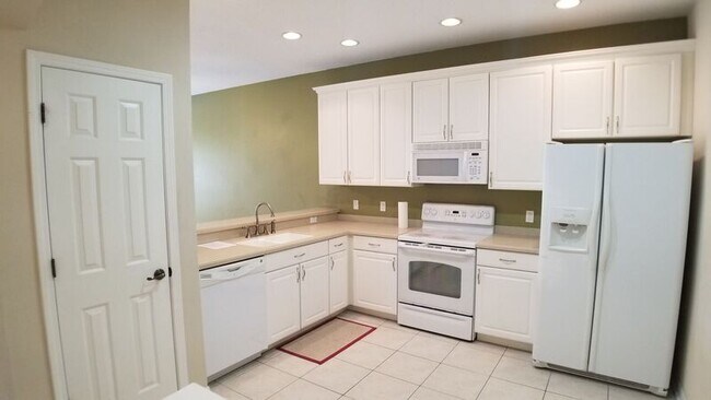 Foto del edificio - 11839 Castine St