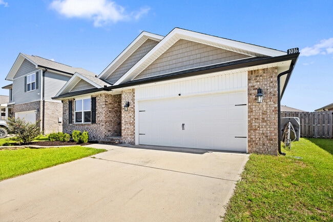 Building Photo - 1016 Limpkin St