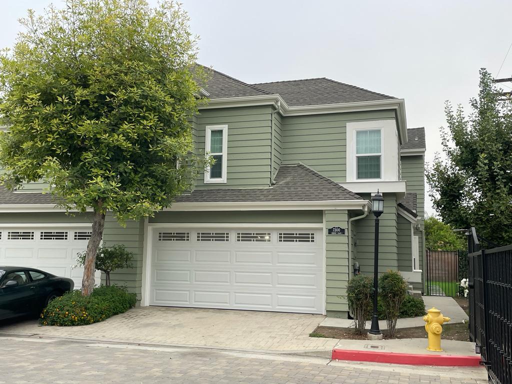 Front view - 7300 Bonnie Pl