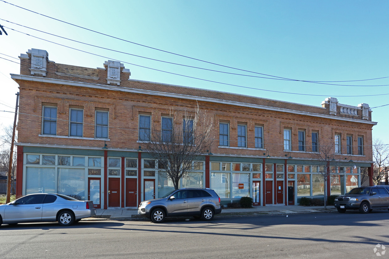 Primary Photo - Crown Square Apartments