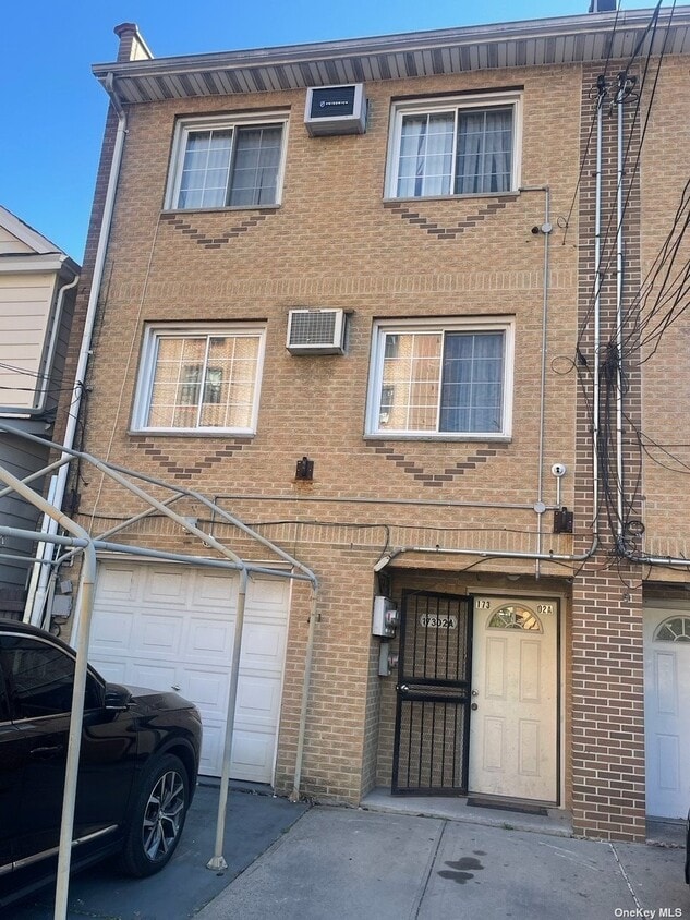 9102 173rd St, Queens, NY 11432 House Rental in Queens, NY