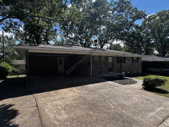 Primary Photo - 2108 Seminole Trail