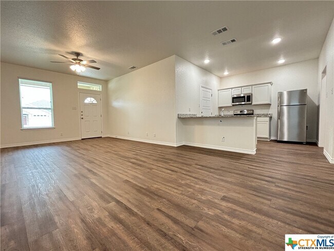 Building Photo - 1110 Carlsberg Dr