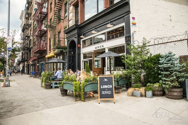 Foto del edificio - 6 Bleecker St