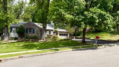Building Photo - 15 Plymwood Dr