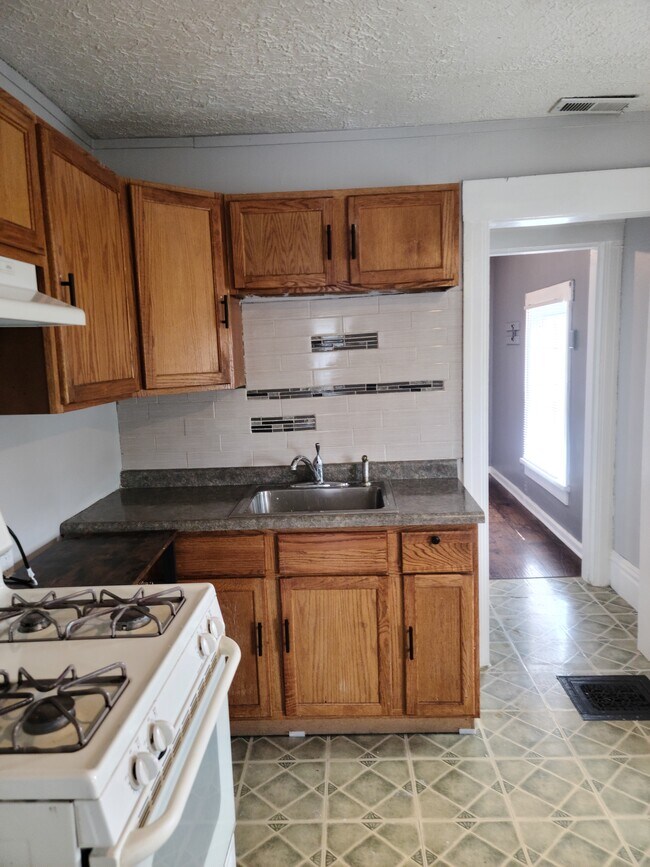 Kitchen - 328 S Lake St