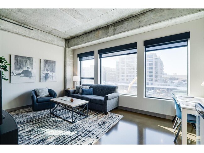 Building Photo - 728 N 3rd St