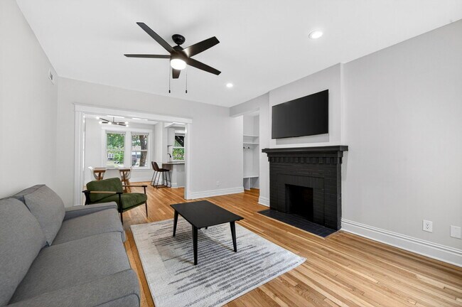Building Photo - MOSAIC - 718 Limit - Now Leasing 2027/2028