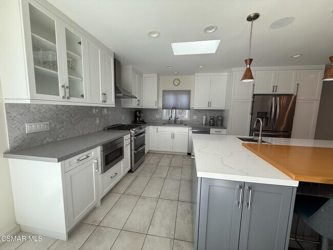 Foto del edificio - 23400 Collins St