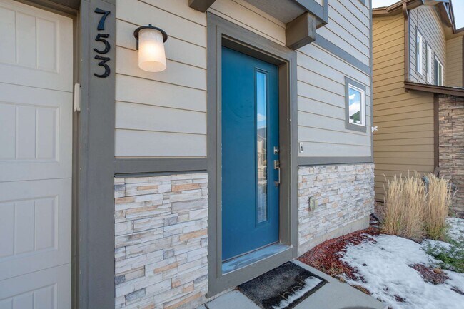 Foto del edificio - 753 Grissom Dr