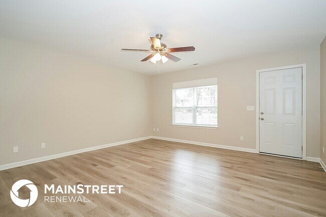 Foto del edificio - 1240 Maple Ridge Dr