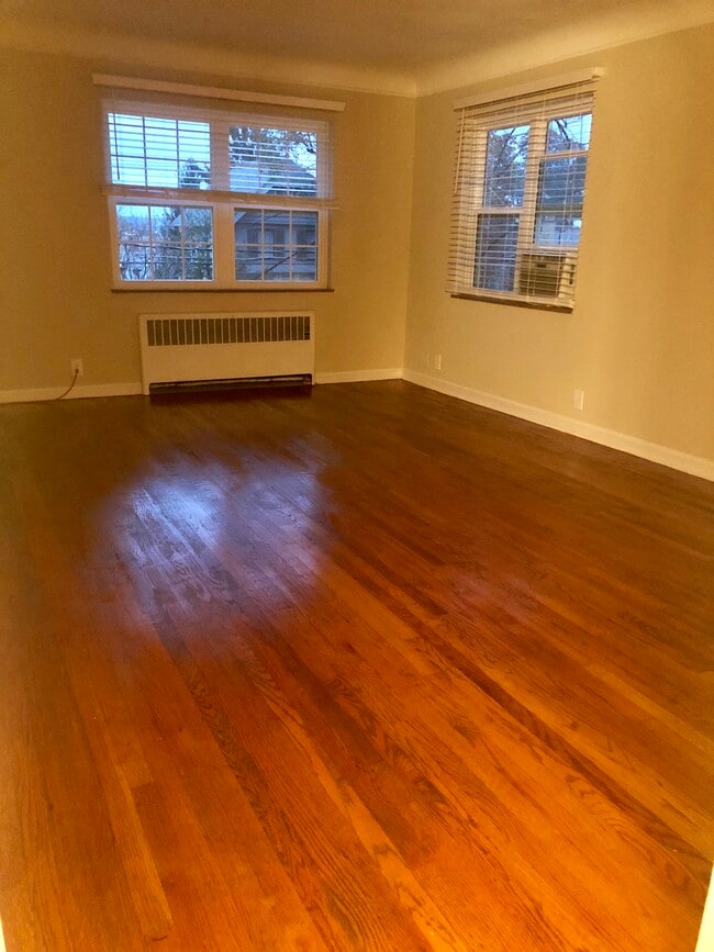 Living Room - 2901 Ziegle Ave