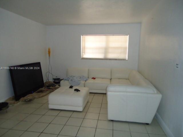 Foto del edificio - 1225 W 35th St