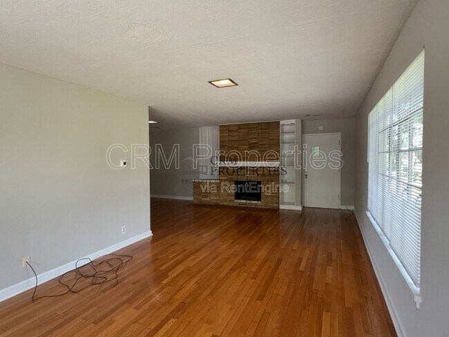 Foto del edificio - 2101 N Wheeling Ave