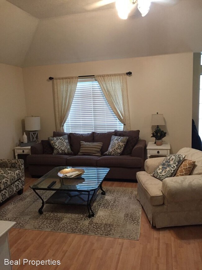 Foto del edificio - 3 br, 2 bath House - 2300 Carnation Ct