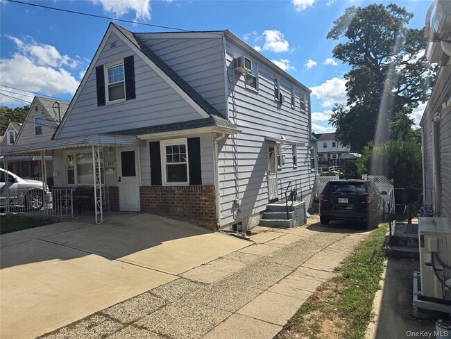 Building Photo - 127 Lyon St