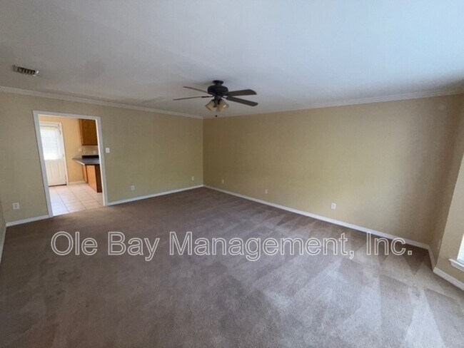 Foto del edificio - 270 Hillcrest Rd