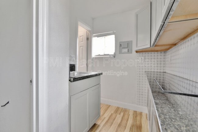 Photo - 825 Truman St Townhome