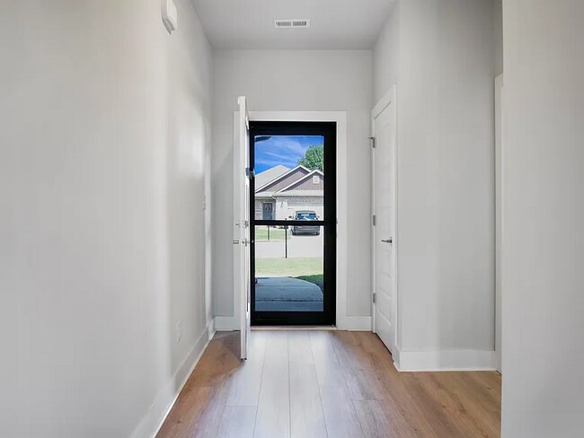 Building Photo - 14801 Demarie Ln